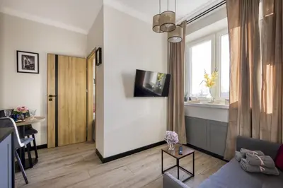 Telewizja i/lub zestaw kina domowego w obiekcie AirPort Pause by VAYA STAYS