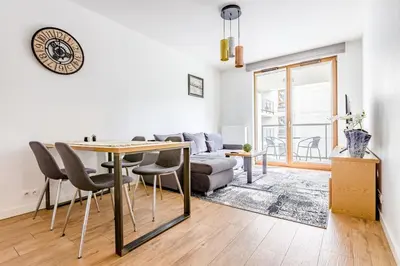 Część wypoczynkowa w obiekcie Luxury 2 rooms apartment - metro 450m - parking - City Center Apartments