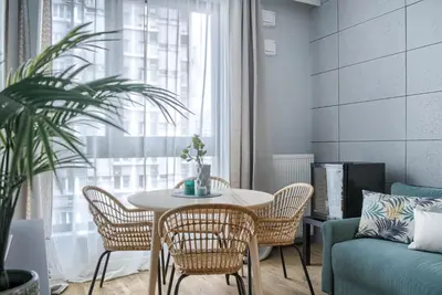 Część wypoczynkowa w obiekcie Family & Business Elegant Apartments Grzybowska 37 Centrum, PARKING, Wi-Fi, Netflix
