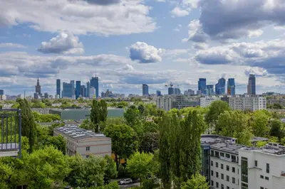 Widok na miasto Warszawa z tego apartamentu