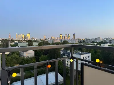 Balkon lub taras w obiekcie Skyline Panorama Warszawa