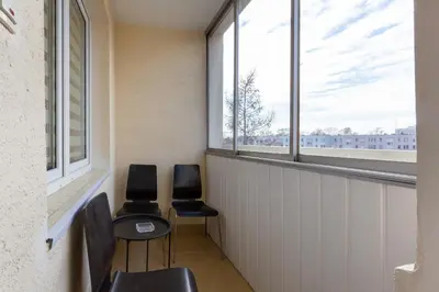 Część wypoczynkowa w obiekcie Spacious Apartment close to PGE Stadium in Warsaw by Noclegi Renters