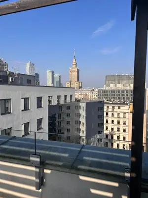 Widok na miasto Warszawa z tego apartamentu