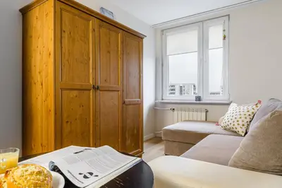 Część wypoczynkowa w obiekcie 2 bedroom Apartment close to Metro Imielin