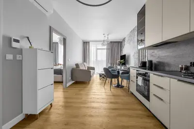 Kuchnia lub aneks kuchenny w obiekcie Ochota Apt - Parking, Balcony, AC - by Rentujemy