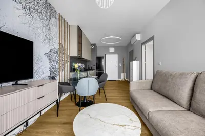 Telewizja i/lub zestaw kina domowego w obiekcie Ochota Apt - Parking, Balcony, AC - by Rentujemy