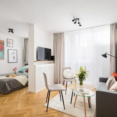 Juicy Studio for 2-3 in the buzzing city centre of Warsaw Metro Central Station