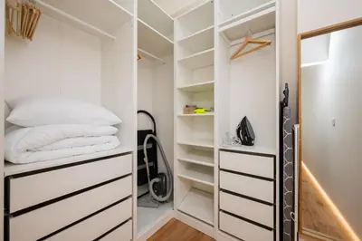 Łóżko lub łóżka w pokoju w obiekcie Dobra Powiśle Superior Apartment by BookingHost
