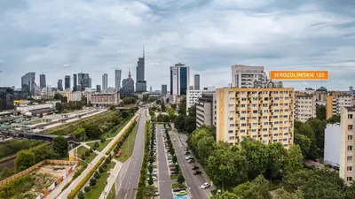 Widok na miasto Warszawa z tego apartamentu