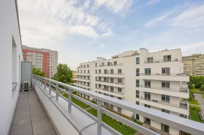 Balkon lub taras w obiekcie Cosy Air-Conditioned Apartment with Parking in the Garage by Renters Prestige