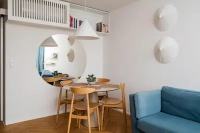 Część wypoczynkowa w obiekcie Solec Powiśle Deluxe Apartment by BookingHost