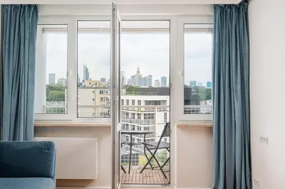 Balkon lub taras w obiekcie Solec Powiśle Deluxe Apartment by BookingHost