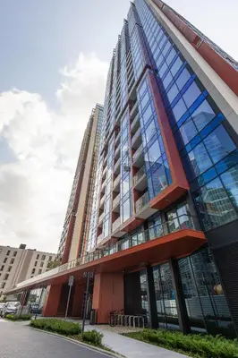 Budynek, w którym mieści się apartament