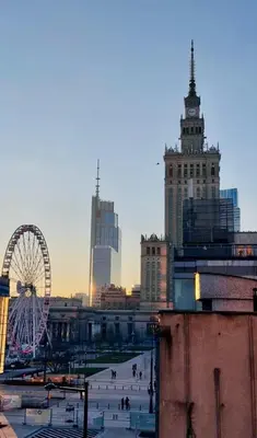 Widok na miasto Warszawa z tego apartamentu