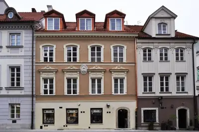 Budynek, w którym mieści się apartament