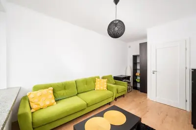 Część wypoczynkowa w obiekcie Embassy District Apartment by Bookinghost