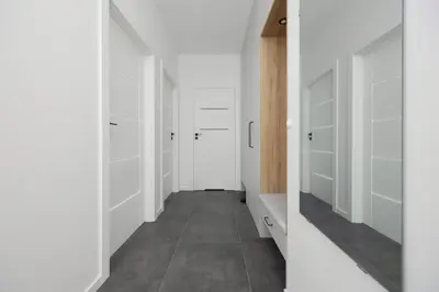 Plan piętra w obiekcie Air Conditioned Apartment in Warsaw with Parking, Balcony and Bathtub by Noclegi Renters