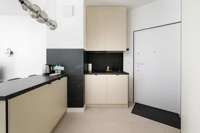 Kuchnia lub aneks kuchenny w obiekcie Port Praski Superior Apartment by BookingHost