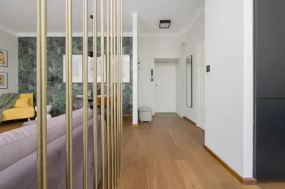 Część wypoczynkowa w obiekcie Air Conditioned Apartment in Warsaw Center with Desk and Bathtub by Noclegi Renters