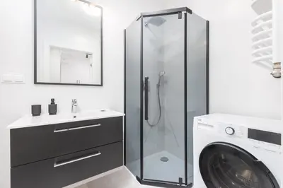 Łazienka w obiekcie Kłobucka 27 -B by Homeprime