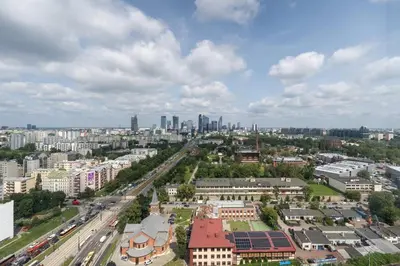 Widok na miasto Warszawa z tego apartamentu