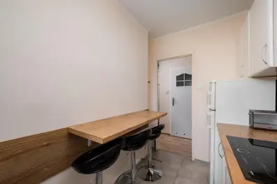 Kuchnia lub aneks kuchenny w obiekcie Royal Baths Inviting Apartment by BookingHost