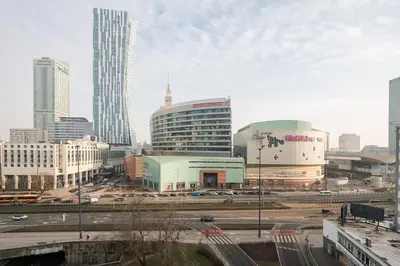 Widok na miasto Warszawa z tego apartamentu