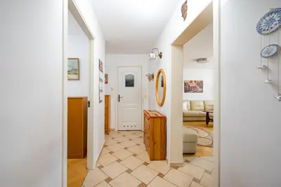 Telewizja i/lub zestaw kina domowego w obiekcie Ogrodowa City Comfort Apartment by Bookinghost