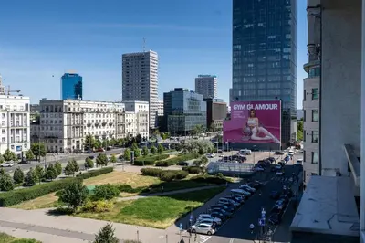 Widok na miasto Warszawa z tego apartamentu