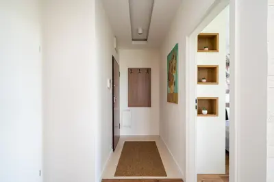 Plan piętra w obiekcie Saska with Lake View Apartment by BookingHost