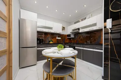 Kuchnia lub aneks kuchenny w obiekcie Comfortable Apartment Near Park Szczęśliwicki Warsaw by Noclegi Renters