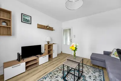 Telewizja i/lub zestaw kina domowego w obiekcie Kruczkowskiego Apt - Balcony, Top Location - by Rentujemy