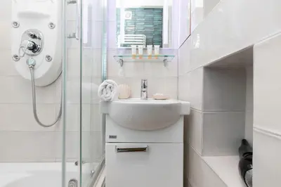 Łazienka w obiekcie Mokotow Apartments Reytan by Noclegi Renters