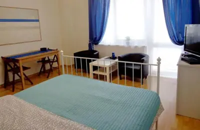 Telewizja i/lub zestaw kina domowego w obiekcie Rental Apartments Warecka