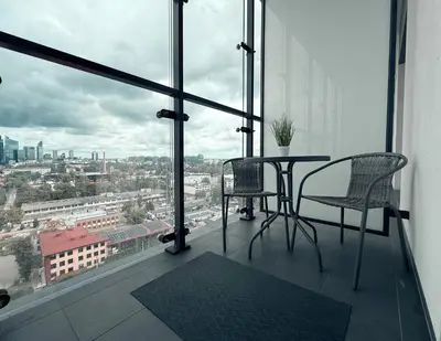 Balkon lub taras w obiekcie Sky Apartments Wola Tower