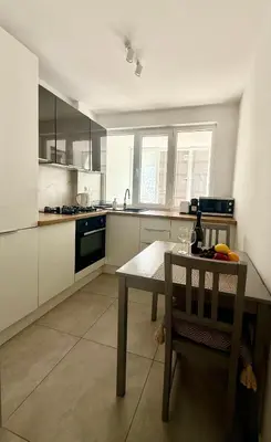 Kuchnia lub aneks kuchenny w obiekcie Cozy Stay City Center Apartment Warsaw