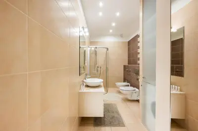 Łazienka w obiekcie Royal Baths Bright Apartment by BookingHost