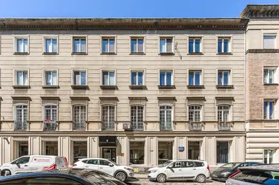 Budynek, w którym mieści się apartament