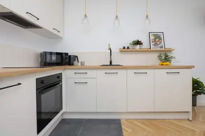 Kuchnia lub aneks kuchenny w obiekcie Studio Chmielna dla 3 Osób Centrum Warszawy by Noclegi Renters