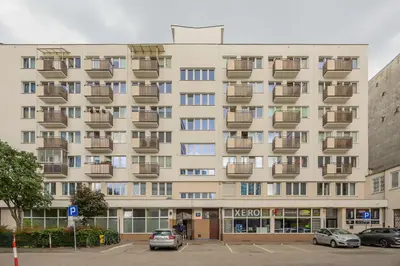 Budynek, w którym mieści się apartament