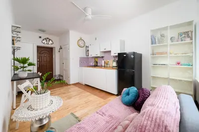 Kuchnia lub aneks kuchenny w obiekcie Balladyny Homey Studio by BookingHost