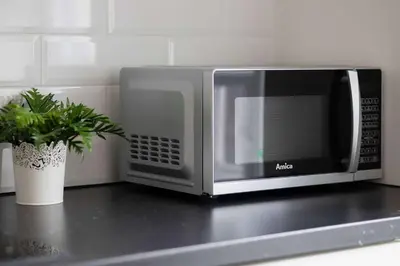 Kuchnia lub aneks kuchenny w obiekcie Tasteful Studio Located Near PGE Narodowy by Noclegi Renters