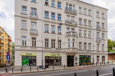 Budynek, w którym mieści się apartament