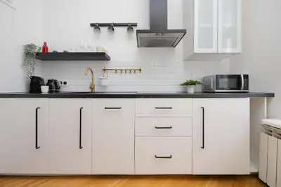 Kuchnia lub aneks kuchenny w obiekcie Tasteful Studio Located Near PGE Narodowy by Noclegi Renters