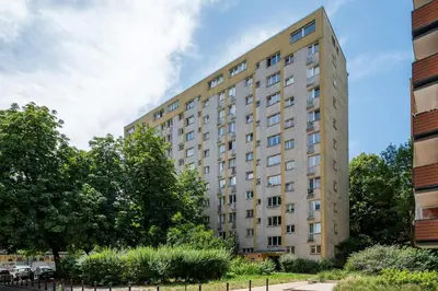 Budynek, w którym mieści się apartament