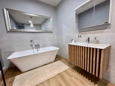 Łazienka w obiekcie MODERN VILLA & PRIVATE GARDEN in Warsaw - Fully Renovated 2025