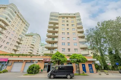 Budynek, w którym mieści się apartament