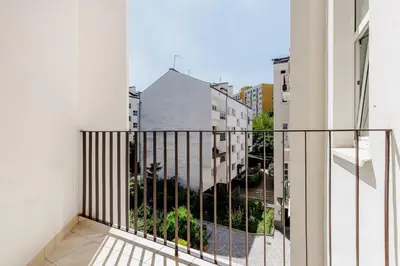 Balkon lub taras w obiekcie Artistic Nest near Port PRAGA by VAYA STAYS