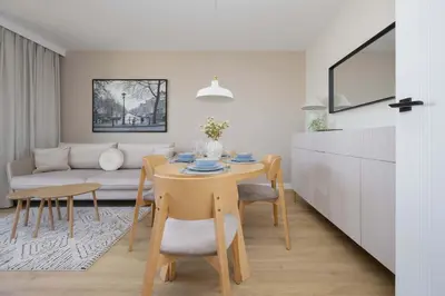 Telewizja i/lub zestaw kina domowego w obiekcie Elegant Apartment in Warsaw with Air Conditioning and Parking by Renters Prestige