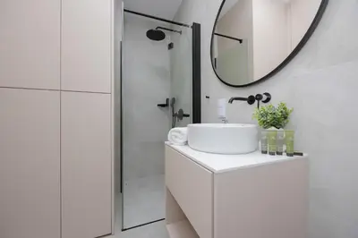 Łazienka w obiekcie Elegant Apartment in Warsaw with Air Conditioning and Parking by Renters Prestige